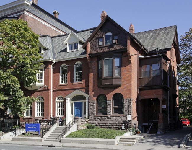 Plus de détails pour 39 Spadina Rd, Toronto, ON - Bureau à vendre