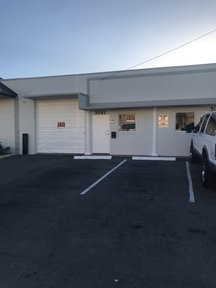 5093-5095 NE 12th Ave, Oakland Park, FL for lease - Building Photo - Image 3 of 6