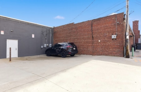 6016 Maple St, Omaha, NE for sale - Building Photo - Image 3 of 9