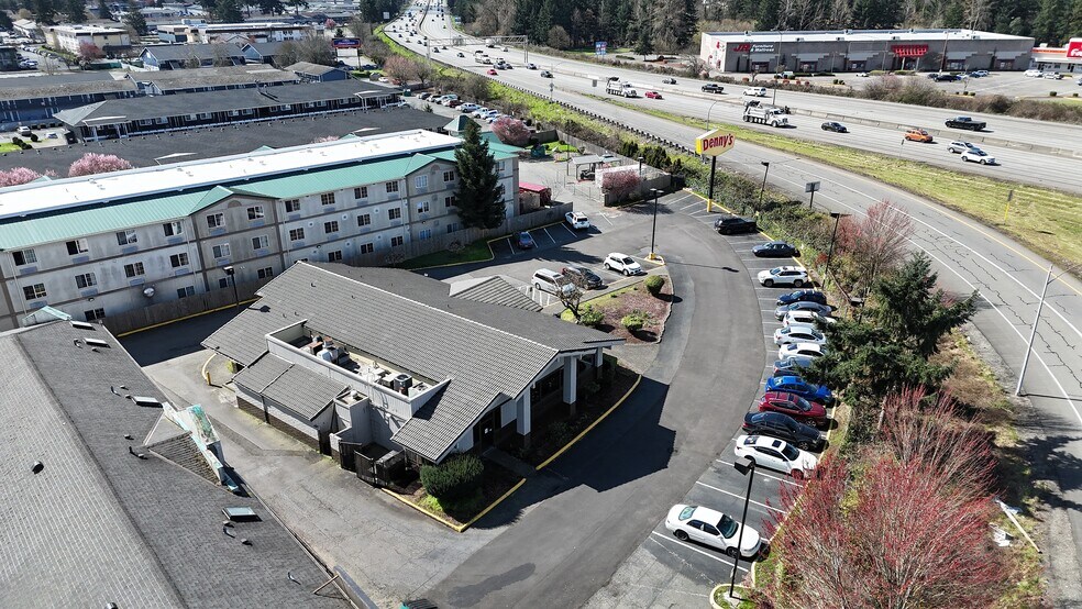 8614 S Hosmer St, Tacoma, WA à vendre - Photo du bâtiment - Image 3 de 3