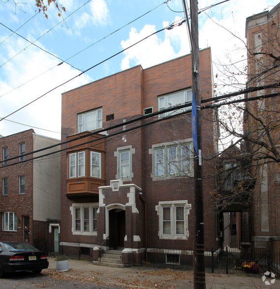 324 Wharton St, Philadelphia, PA for sale - Building Photo - Image 2 of 7