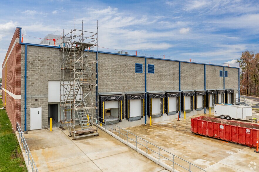 8841 Landmark Rd, Richmond, VA à louer - Photo du bâtiment - Image 3 de 5