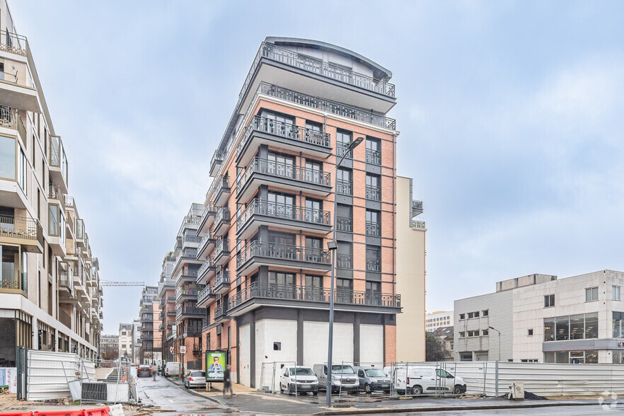 2-16 Rue Paul Bert, Courbevoie for lease - Primary Photo - Image 1 of 8