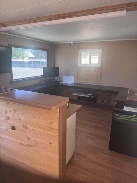 727 Fruit Park Rd, Montrose, CO à louer - Photo du bâtiment - Image 3 de 6