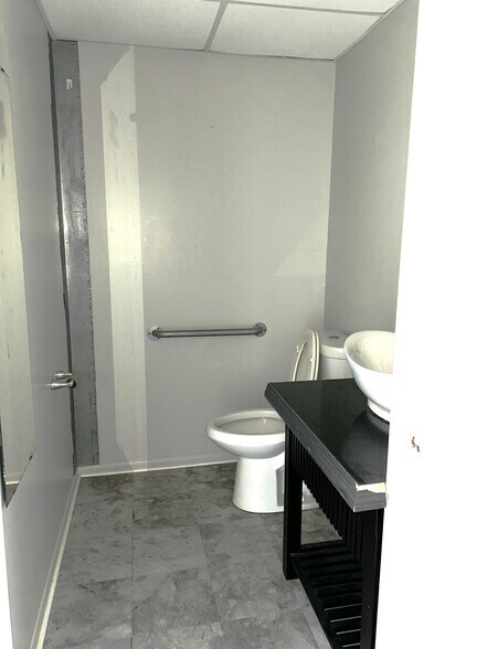 1720 S McCall Rd, Englewood, FL à louer - Photo du bâtiment - Image 3 de 16