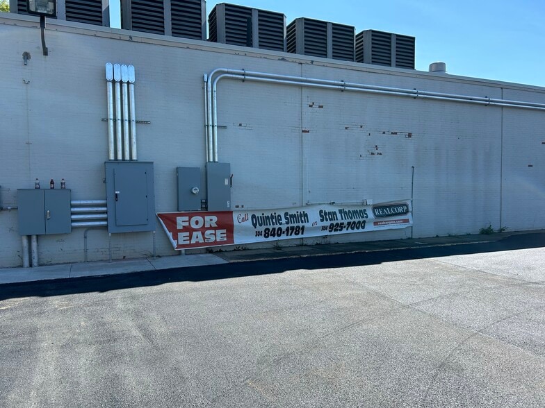 788 W Pike St, Clarksburg, WV for lease - Building Photo - Image 2 of 7