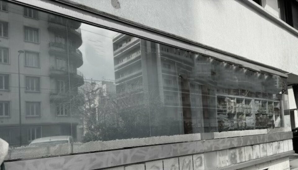 Commerce de détail dans Grenoble à vendre - Photo du bâtiment - Image 3 de 4