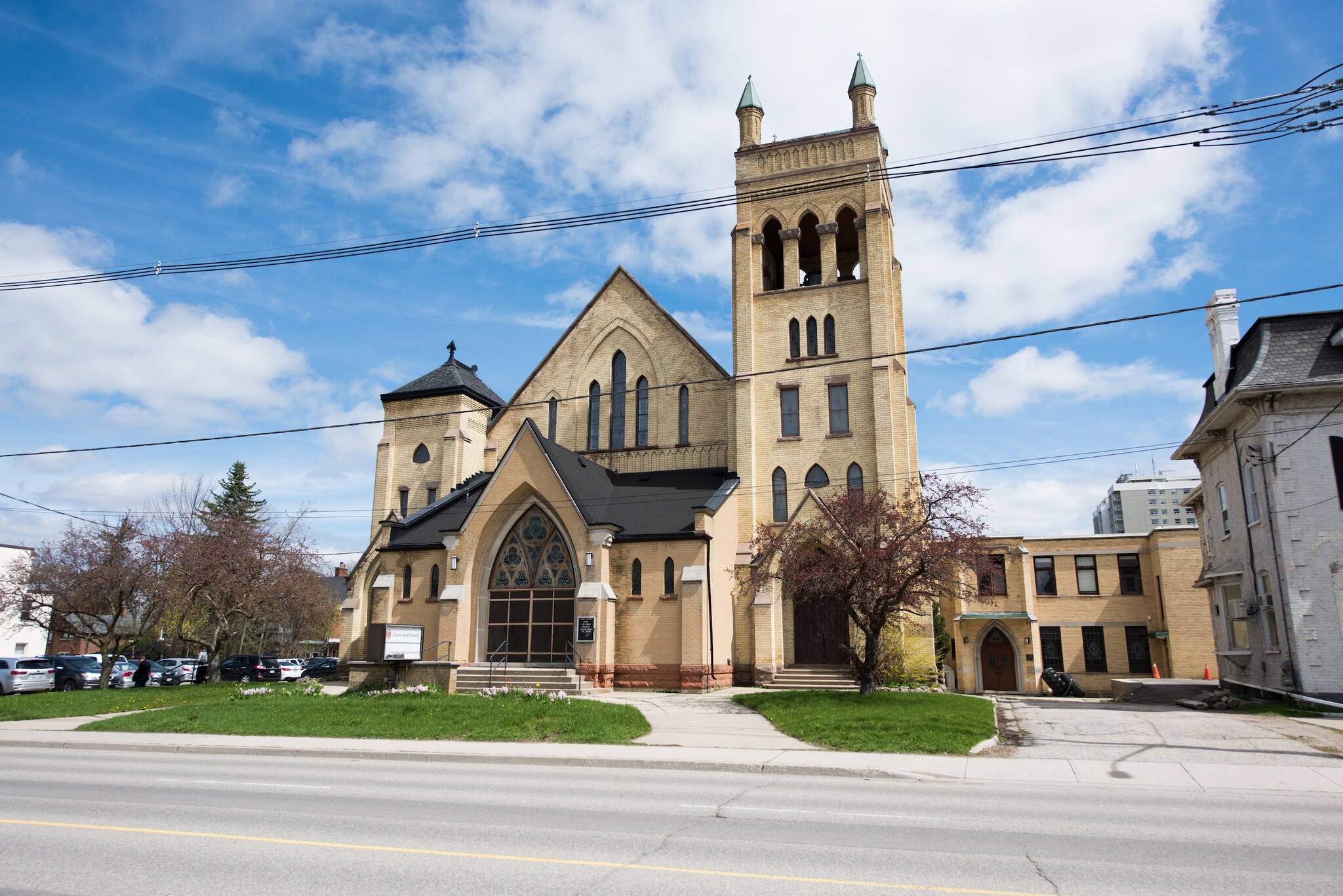 32 Weber St W, Kitchener, ON à vendre Photo du bâtiment- Image 1 de 1