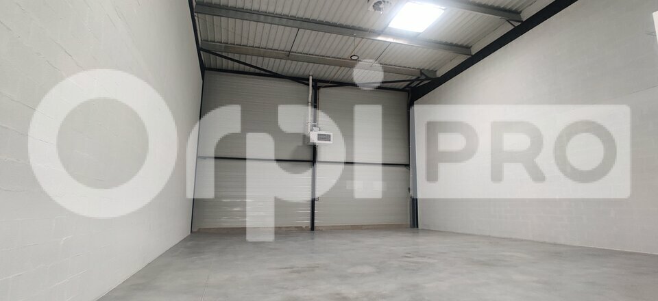 Office in Savigny Le Temple for lease - Interior Photo - Image 2 of 6