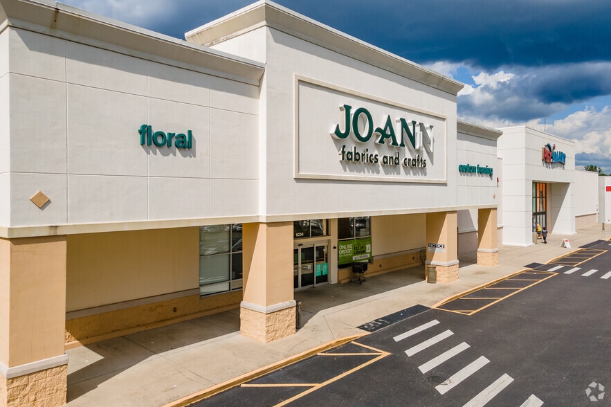 6200-6290 Commerce Palms Blvd, Tampa Palms, FL for lease - Building Photo - Image 3 of 10