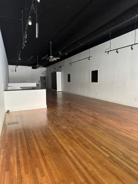24 N Lexington Ave, Asheville, NC for sale - Building Photo - Image 3 of 9