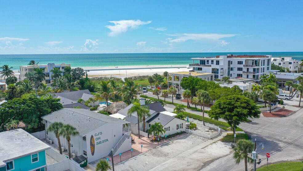 104 Avenida Veneccia, Siesta Key, FL à vendre - Photo du bâtiment - Image 2 de 50