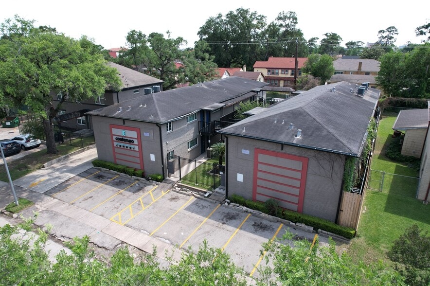 2508 Southmore Blvd, Houston, TX for sale - Building Photo - Image 2 of 13