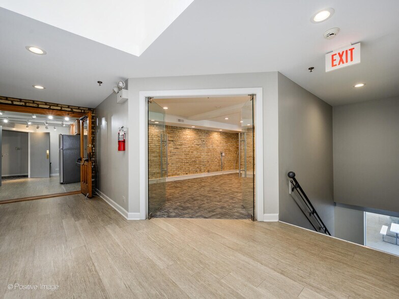 660 LaSalle Pl, Highland Park, IL à louer - Photo du bâtiment - Image 2 de 86