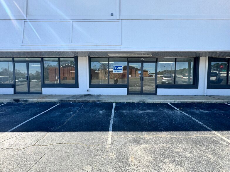 208-210 Woodward Ave, Muscle Shoals, AL à vendre - Photo du bâtiment - Image 3 de 12