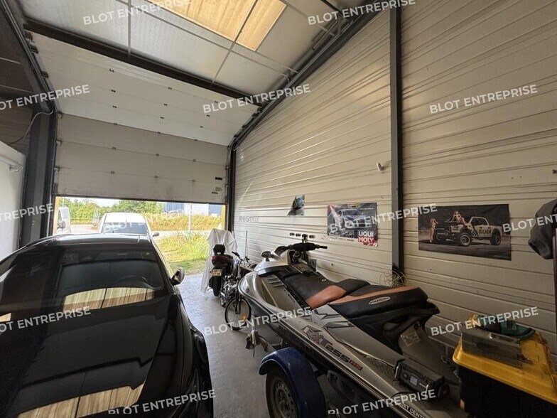 Local d'activités dans Puceul à vendre - Photo du bâtiment - Image 2 de 6