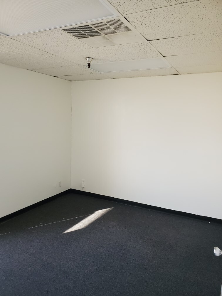 170 N Arrowhead Ave, Rialto, CA for lease Interior Photo- Image 1 of 8