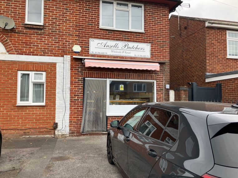 42A Bond St, Englefield Green à louer - Photo du bâtiment - Image 2 de 2