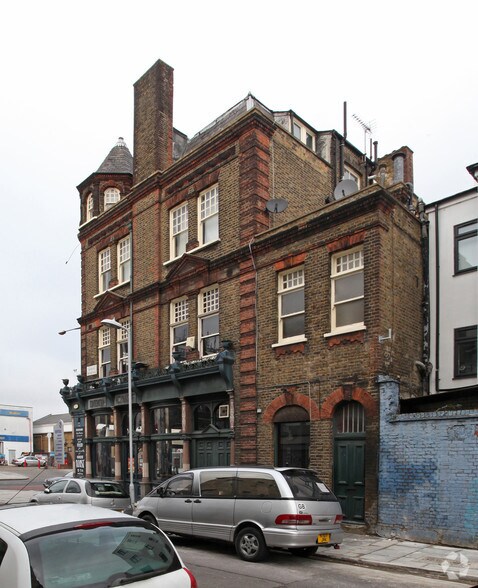 58 Stamford Hl, Londres à louer - Photo du bâtiment - Image 2 de 3