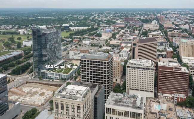 Plus de détails pour 600 E Canal Pl, Richmond, VA - Commerce de détail à louer