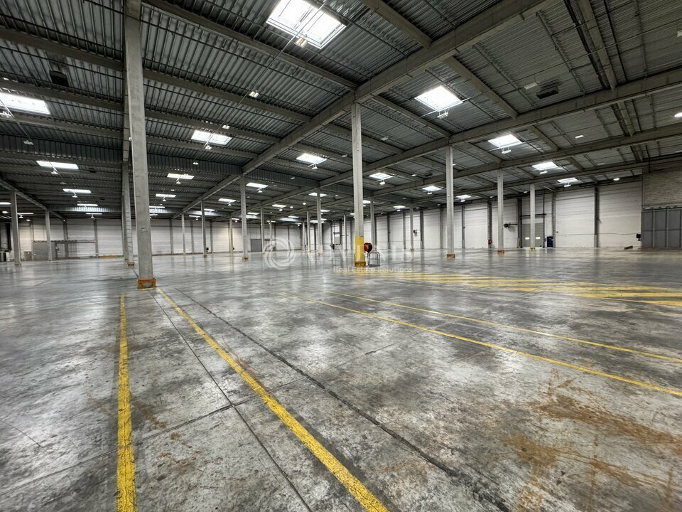 Industrial in Moissy-Cramayel for lease Interior Photo- Image 1 of 5
