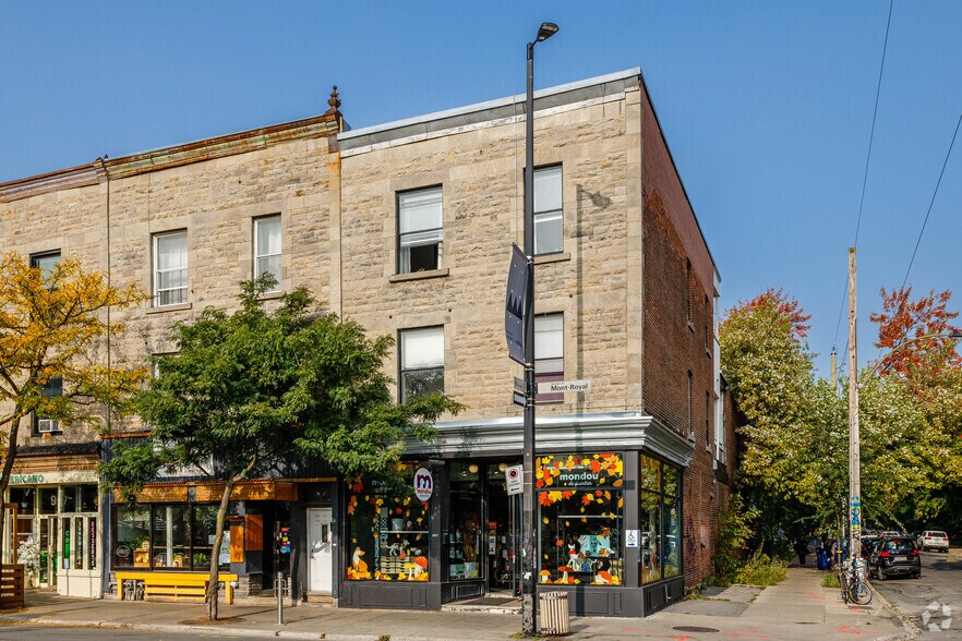 967 Av Du Mont-Royal E, Montréal, QC à vendre - Photo principale - Image 1 de 1