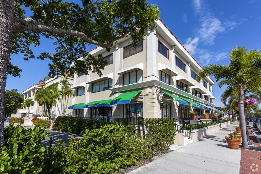 1300 3rd St S, Naples, FL à louer - Photo du bâtiment - Image 3 de 3