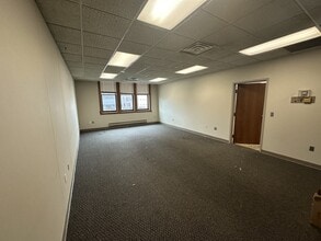 201 N 7th St, Lincoln, NE à louer Photo du bâtiment- Image 2 de 4