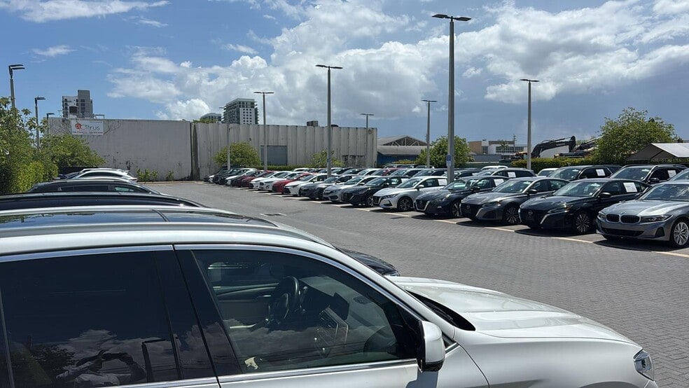 NW 58th St, Doral, FL for sale - Building Photo - Image 3 of 11