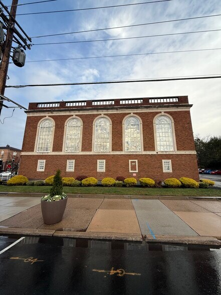 528 Station Ave, Haddon Heights, NJ à louer - Photo du bâtiment - Image 3 de 7