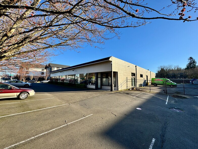 21640 SE Stark St, Gresham, OR à vendre - Photo du bâtiment - Image 2 de 4