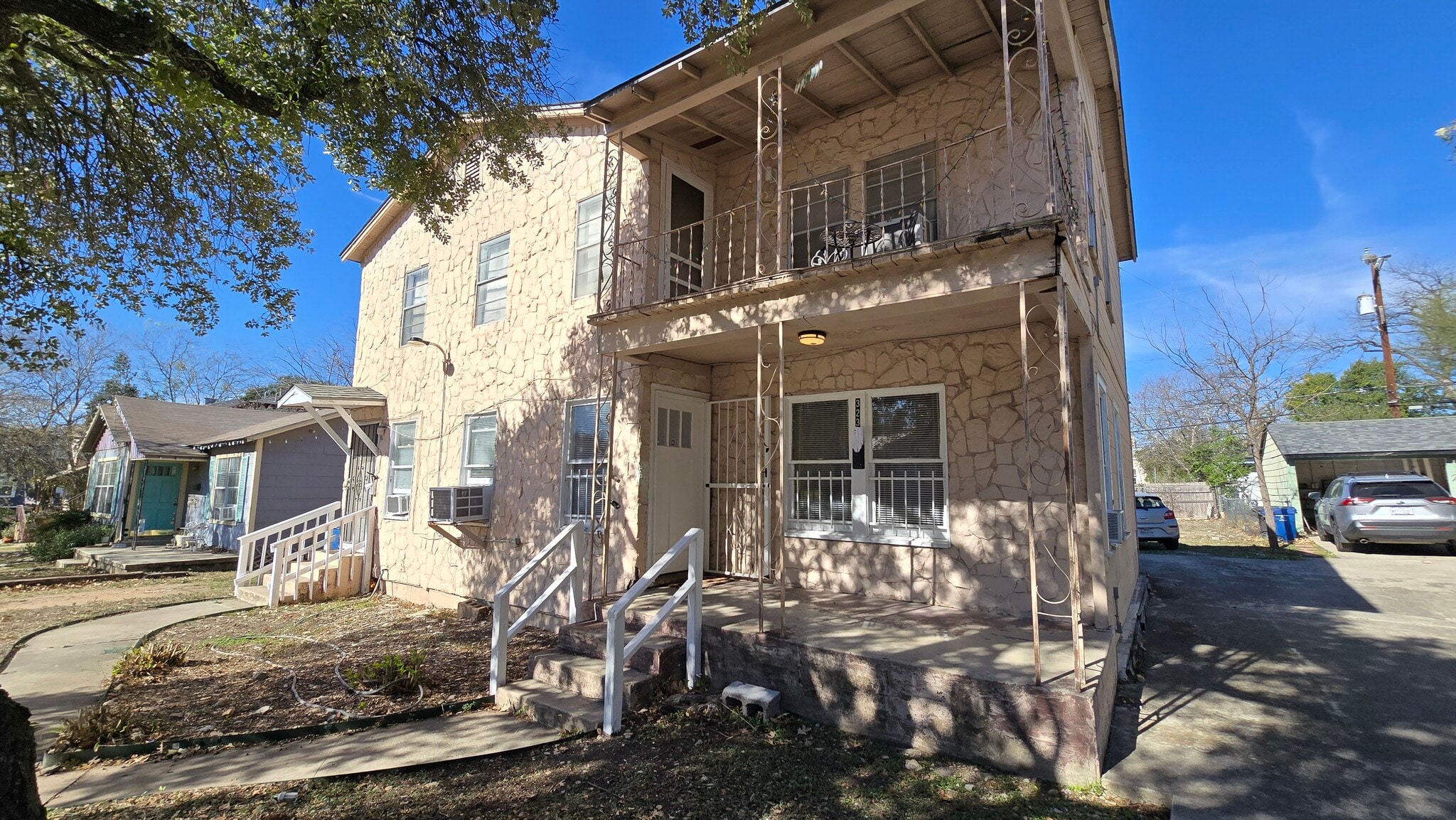 323 Claremont Ave, San Antonio, TX for sale Primary Photo- Image 1 of 26