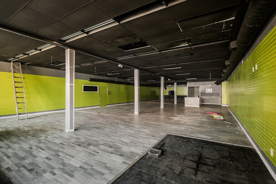 5415 W Vernor Hwy, Detroit, MI à louer - Photo du bâtiment - Image 3 de 8