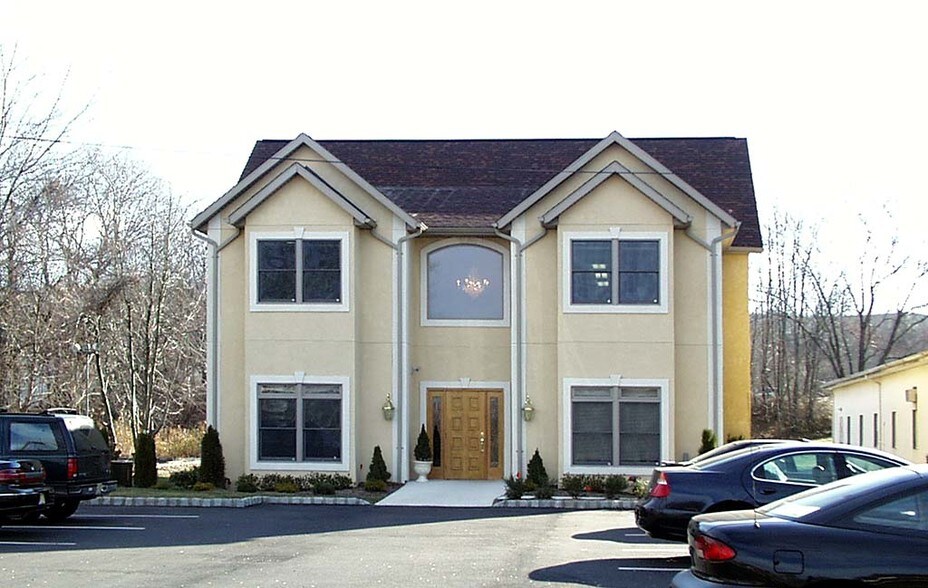 230 Passaic Ave, Fairfield, NJ à vendre - Photo du bâtiment - Image 2 de 13
