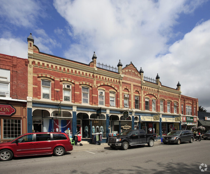 179-191 Queen St, Scugog, ON à louer - Photo du bâtiment - Image 3 de 21