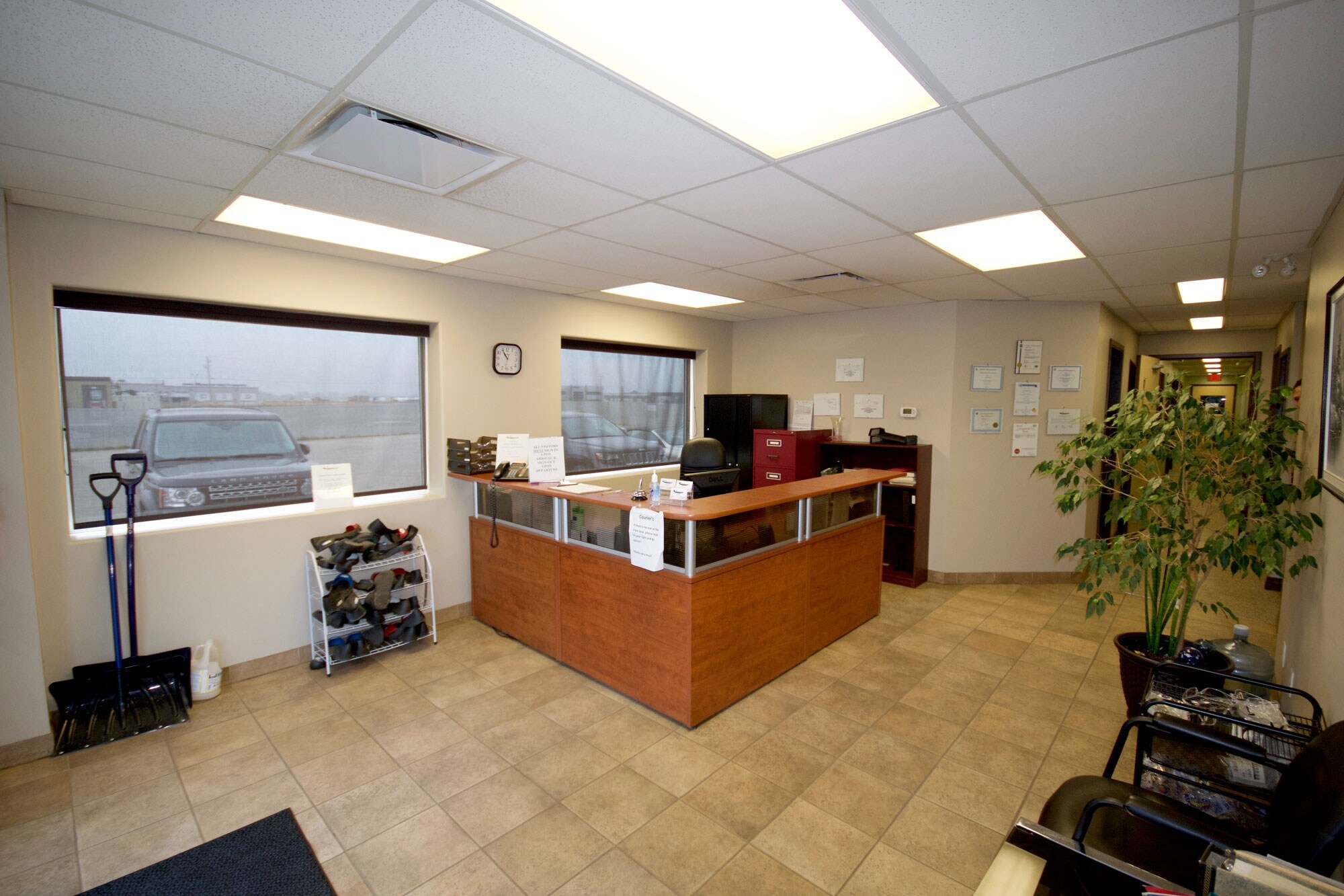 61 Industry Way SE, Calgary, AB à vendre Photo du bâtiment- Image 1 de 1