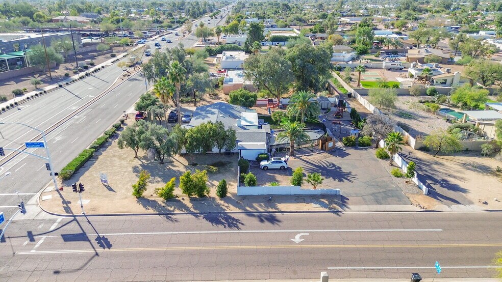 12850 N Scottsdale Rd, Scottsdale, AZ à vendre - Photo du bâtiment - Image 3 de 4