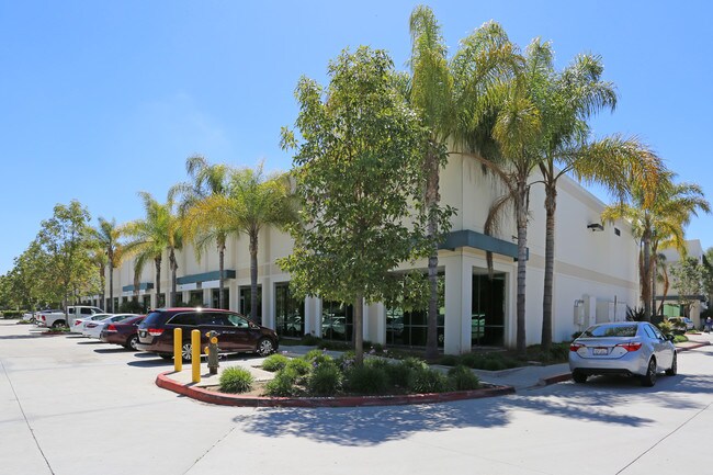 Plus de détails pour 11880 Community Rd, Poway, CA - Local d'activités à louer