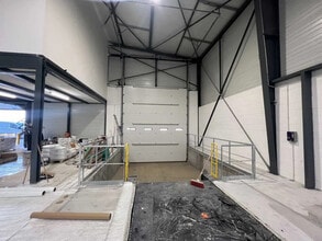 6 Avenue Armand Esders, Le Blanc-Mesnil for lease Interior Photo- Image 2 of 3