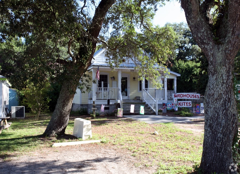 105 E Brown St, Southport, NC for sale - Building Photo - Image 2 of 2