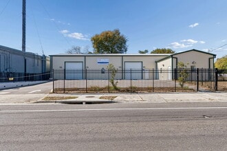 2820 N 34th St, Tampa, FL à louer Photo intérieure- Image 2 de 62