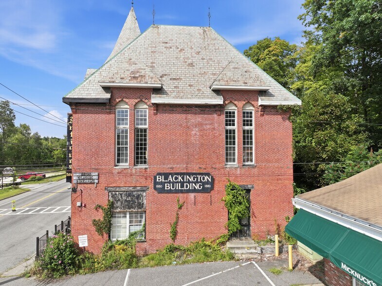 572 Main St, Fiskdale, MA à vendre - Photo du bâtiment - Image 3 de 29