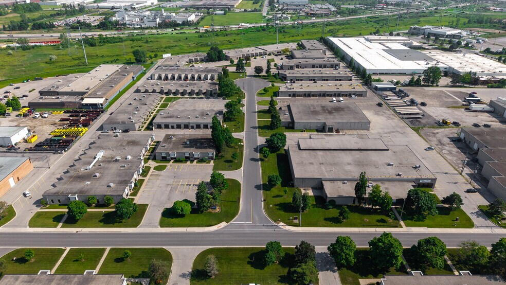 150-241 Consortium Crt, London, ON à louer - Photo du bâtiment - Image 3 de 5