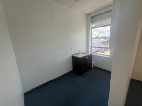 6552-6566 Backlick Rd, Springfield, VA for lease Interior Photo- Image 2 of 2