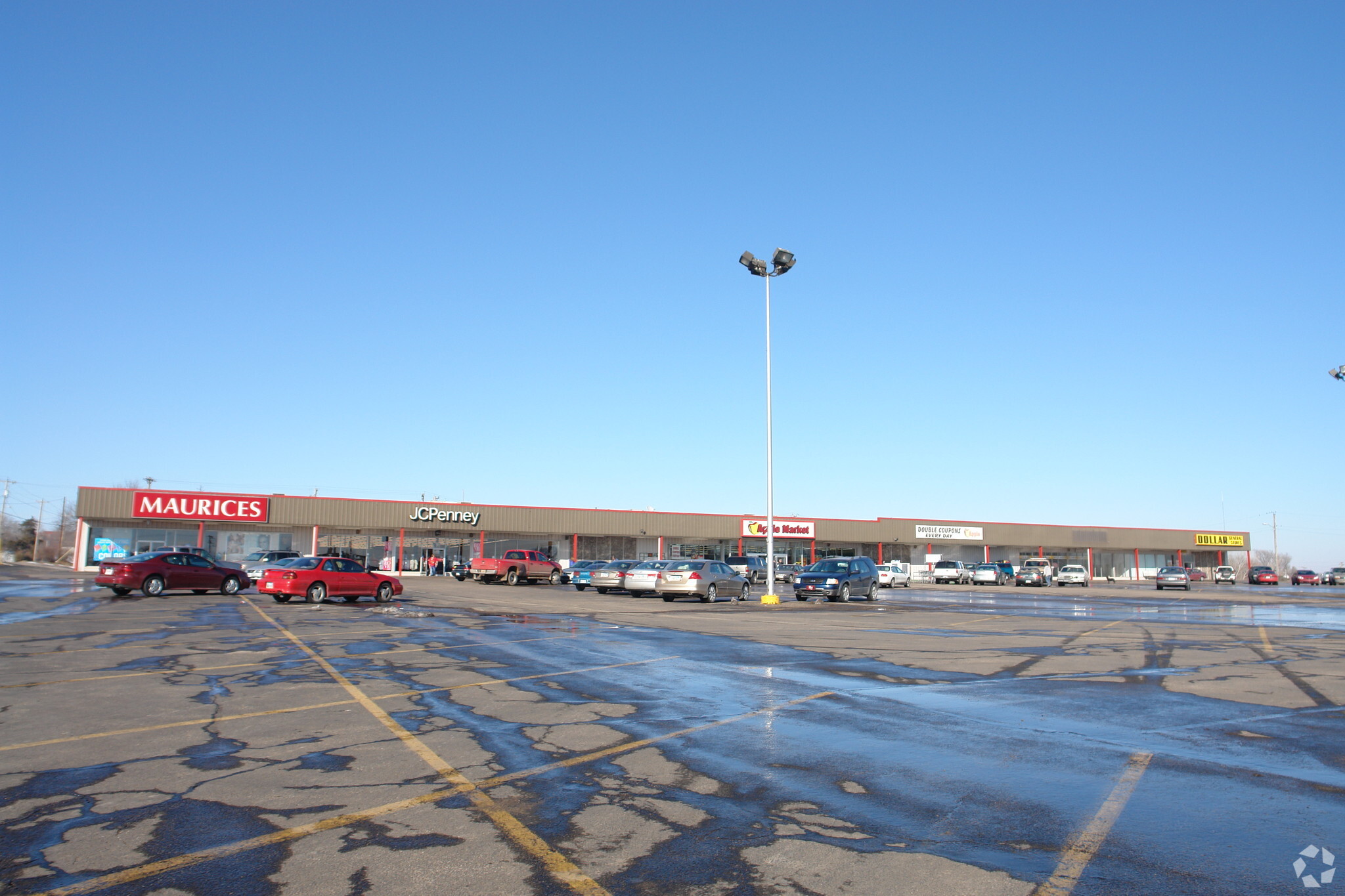 1906 E 9th Ave, Winfield, KS for lease Primary Photo- Image 1 of 2