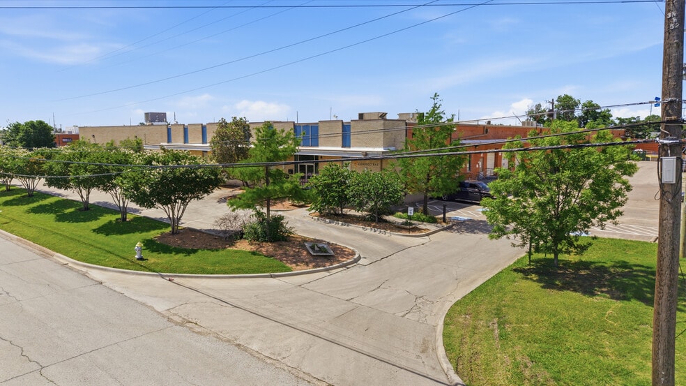 8707 Chancellor Row, Dallas, TX for lease - Building Photo - Image 2 of 24