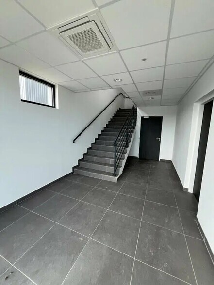 Flex in Chanteloup-en-Brie for sale - Interior Photo - Image 3 of 12