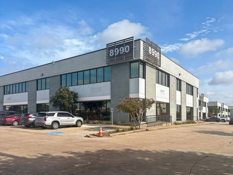 8968-8998 Kirby Dr, Houston, TX à louer - Photo du bâtiment - Image 3 de 18