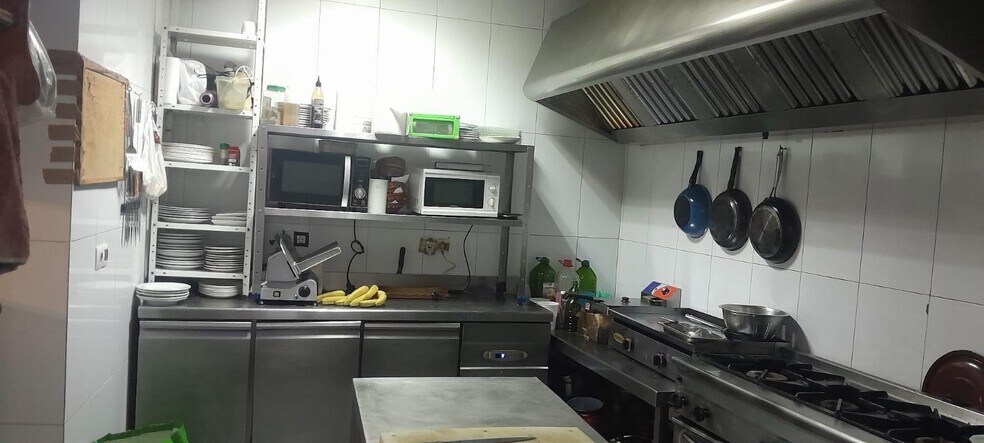 Commerce de détail dans Cáceres, Cáceres à louer - Photo du bâtiment - Image 2 de 9