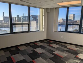 810 Memorial Dr, Cambridge, MA à louer Photo du bâtiment- Image 2 de 5